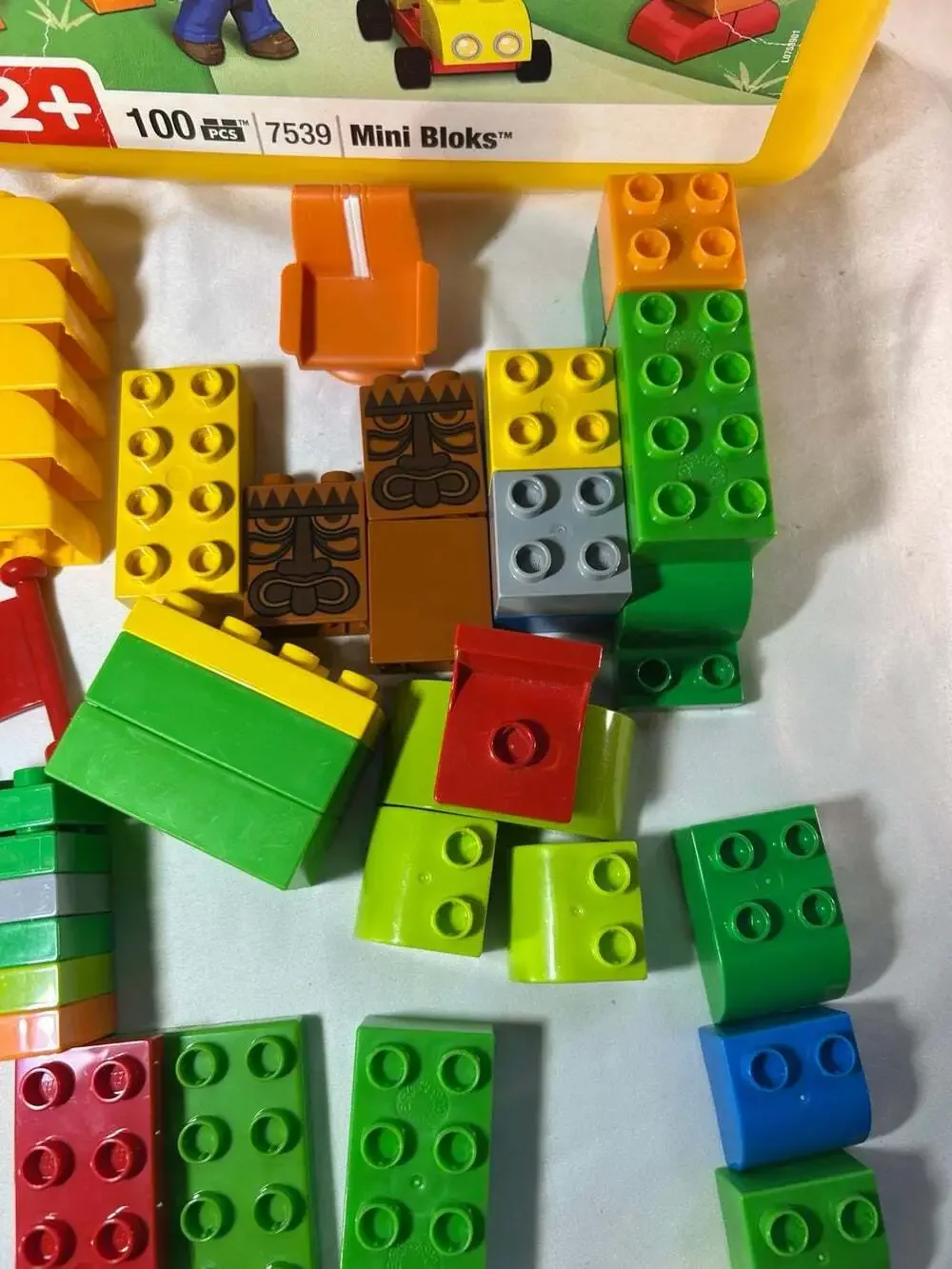Assorted Mega Blocks multiple pieces see photos READ